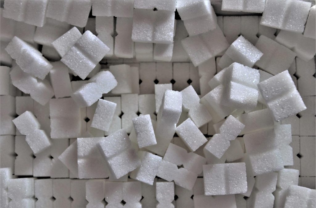 Objawy, które alarmują, że spożywasz cukier w nadmiernych ilościach